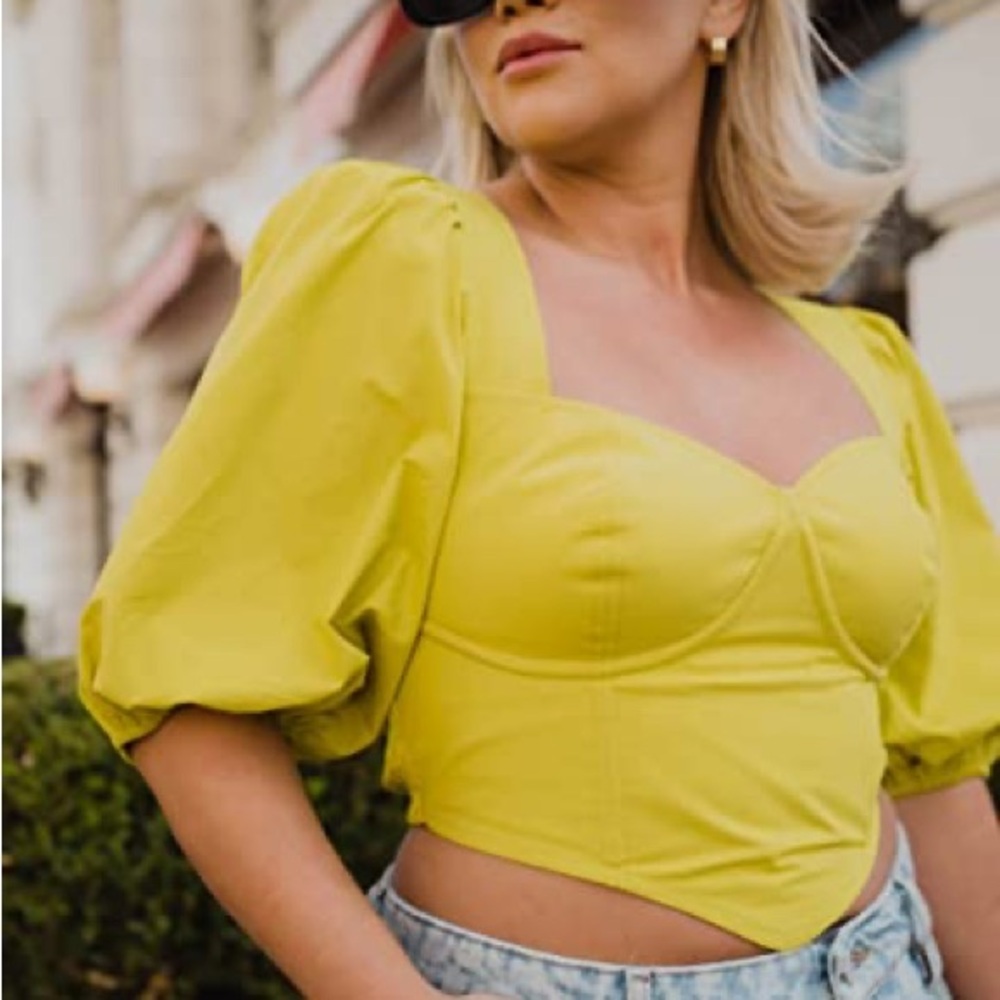 Kelclight The The Drop Puff Sleeve Fitted Blouse